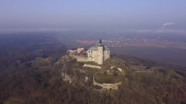 Drone Orbiting Castle Sunny Spring Day — Wideo stockowe