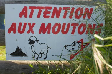 Mont Saint MichaeI Koyu 'nu imzalayın.