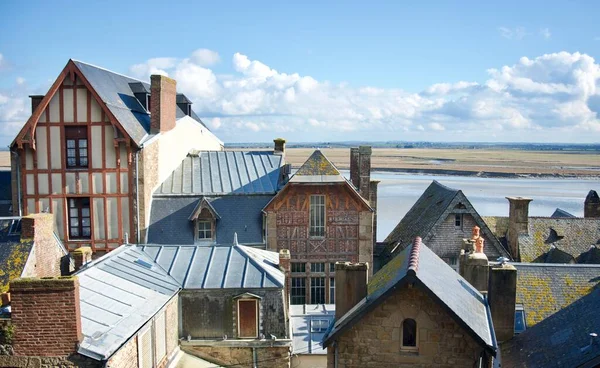 Blick auf die Dächer von mont saint michel — Stockfoto