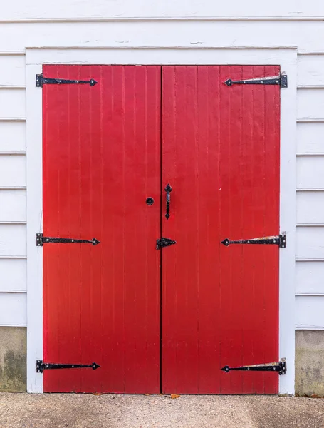 Oude rode houten poort — Stockfoto
