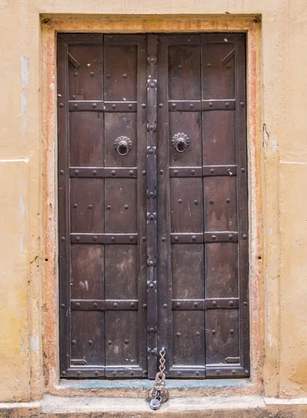 Old closed gate — Stock Photo, Image