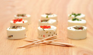 keçi peyniri otlar ile