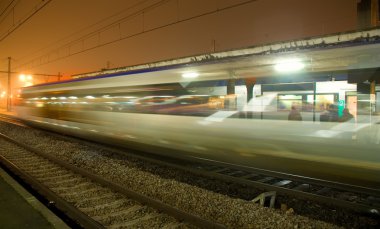 Tren hareket halinde