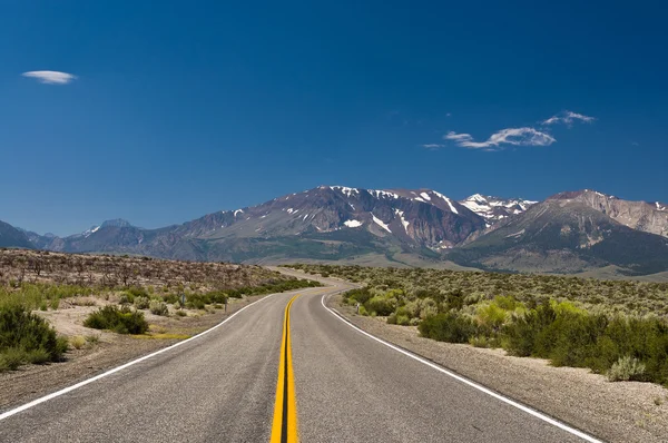 Carretera en el desierto — Foto de Stock