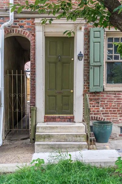 Entrada a la casa antigua — Foto de Stock