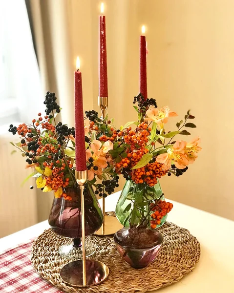 Allestimento Tavola Autunno Con Fiori — Foto Stock