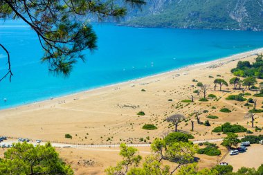 Olimpos ve Ciral plajlarının güzel manzarası. Türkçe adı 