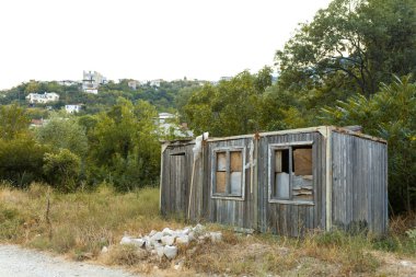 eski terk edilmiş hut