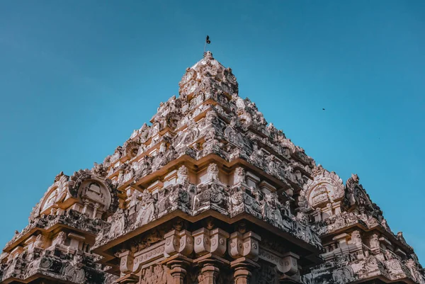 Güzel Pallava mimarisi ve Kanchipuram Kailasanathar tapınağındaki seçkin heykeller, Kanchipuram 'daki en eski Hindu tapınağı, Tamil Nadu - Güney Hindistan' daki en iyi arkeolojik alanlardan biri. Bu Görüntü Duvar Kağıdı ve Dergi İçin En İyisidir