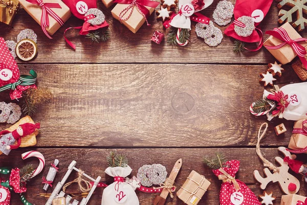 Moldura Natal Com Coloridos Presentes Temáticos Vermelhos Decorações Doces Artesanato — Fotografia de Stock
