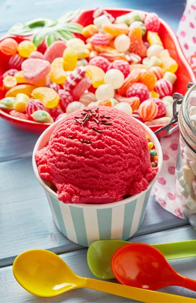 Primer Plano Surtidos Coloridos Dulces Fiesta Para Niños Helado Bayas — Foto de Stock