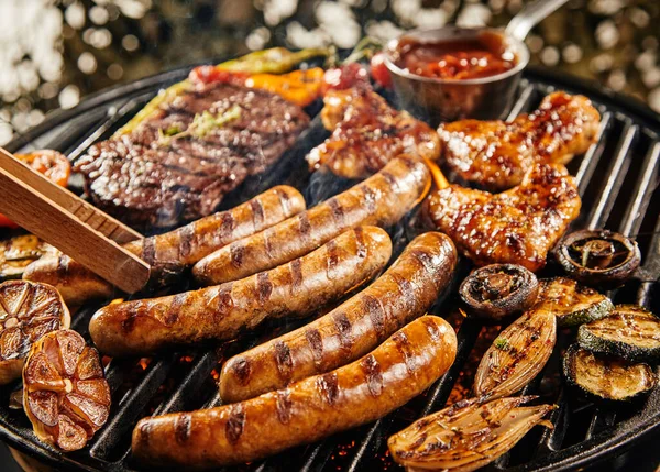 Assorted Meat Vegetables Grilling Fire Summer Bbq Sausages Chicken Wings — Stock Photo, Image