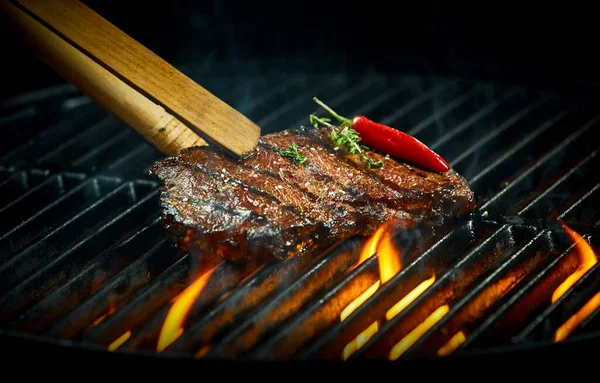 Hot Spicy Rump Steak Grilling Summer Barbecue Seasoned Fresh Rosemary — Stock Photo, Image