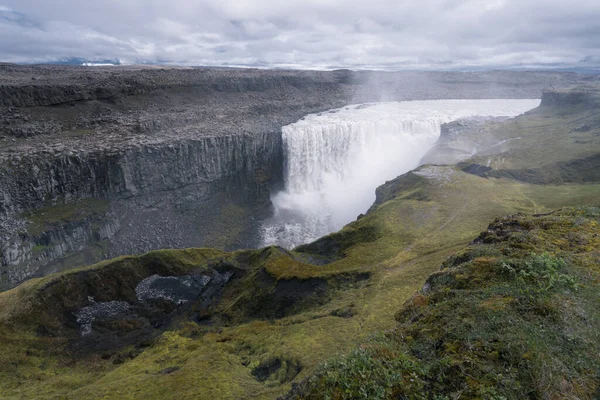 Größter Wasserfall Europas Dettifoss Schlammwasser Das Über Die Kante Fällt — Stockfoto