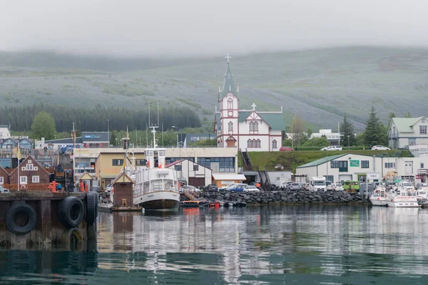Husavik Izland 2017 Város Husavik Nézett Hajó Husavik Kikötőben Felhős — Stock Fotó