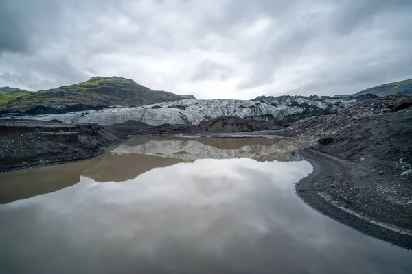 Longa Exposição Glaciar Islandês Pela Lagoa Glaciar Dia Frio Nublado — Fotografia de Stock