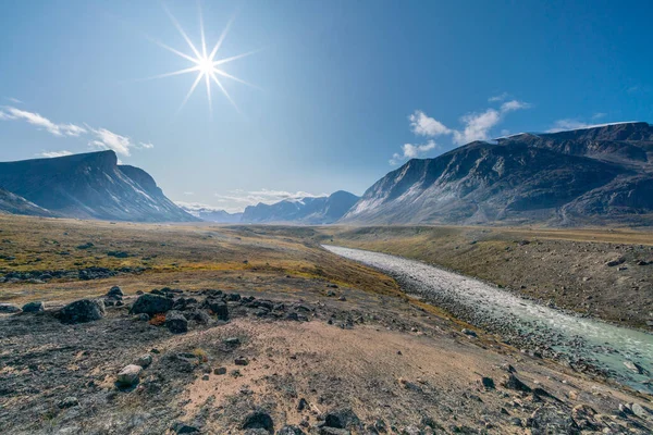 Stroom Slingert Door Het Wilde Poollandschap Akshayuk Pass Baffin Island — Stockfoto