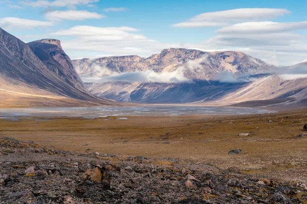 Bagoly Folyó Ágya Közel Asgard Akshayuk Hágó Nunavut Gyönyörű Sarkvidéki — Stock Fotó