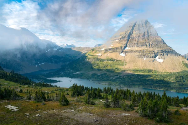 Приховане Озеро Пірамідоподібно Подібна Гора Льодовиковому Національному Парку Монтана Уса — стокове фото