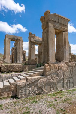 İran 'ın antik Persepolis şehrinin kalıntıları, heykelleri ve duvar resimleri. Antik Pers İmparatorluğunun en ünlü kalıntıları..