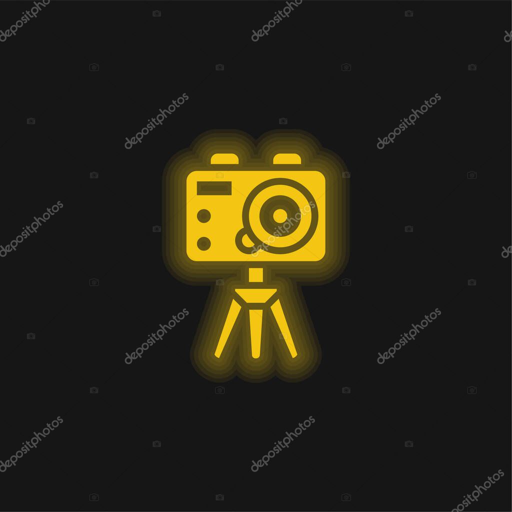 Action Camera yellow glowing neon icon