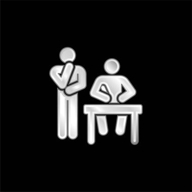 Beyin fırtınası yapan gümüş kaplama metalik simge