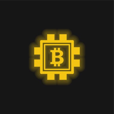 İşlemci sarı parlak neon simgesinde Bitcoin