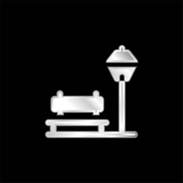 Серебристый металлический значок