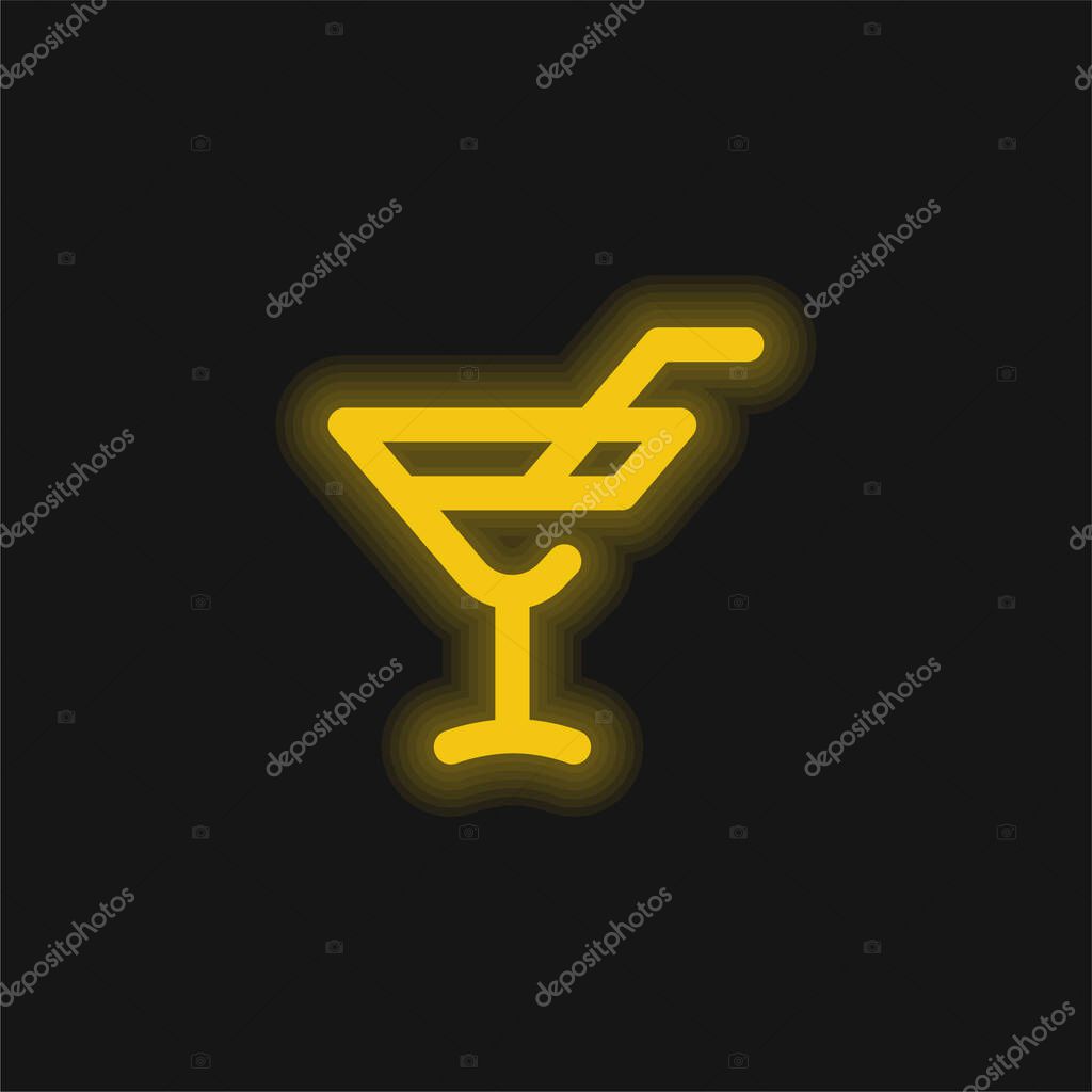 Alcoholic Drink yellow glowing neon icon