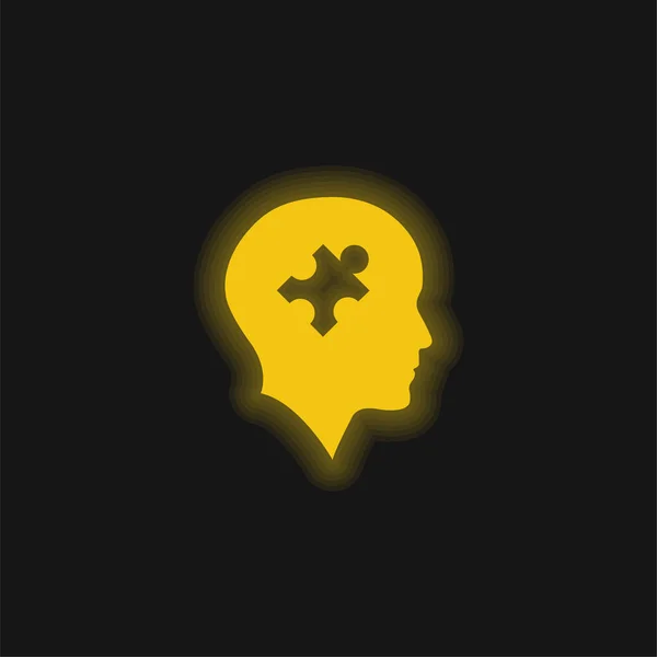 Лысая Голова Желтым Светящимся Неоновым Значком Puzzle Piece — стоковый вектор