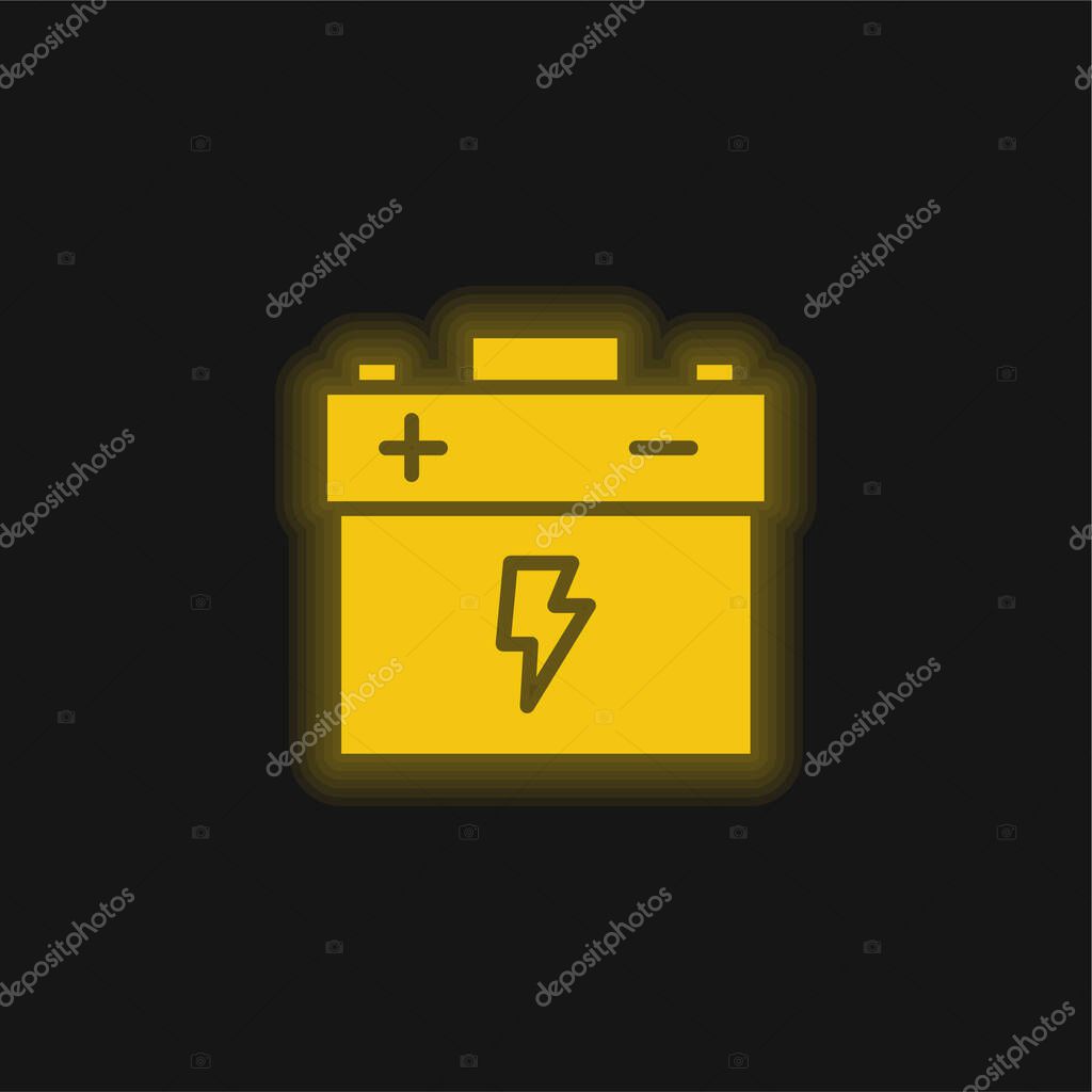 Battery yellow glowing neon icon