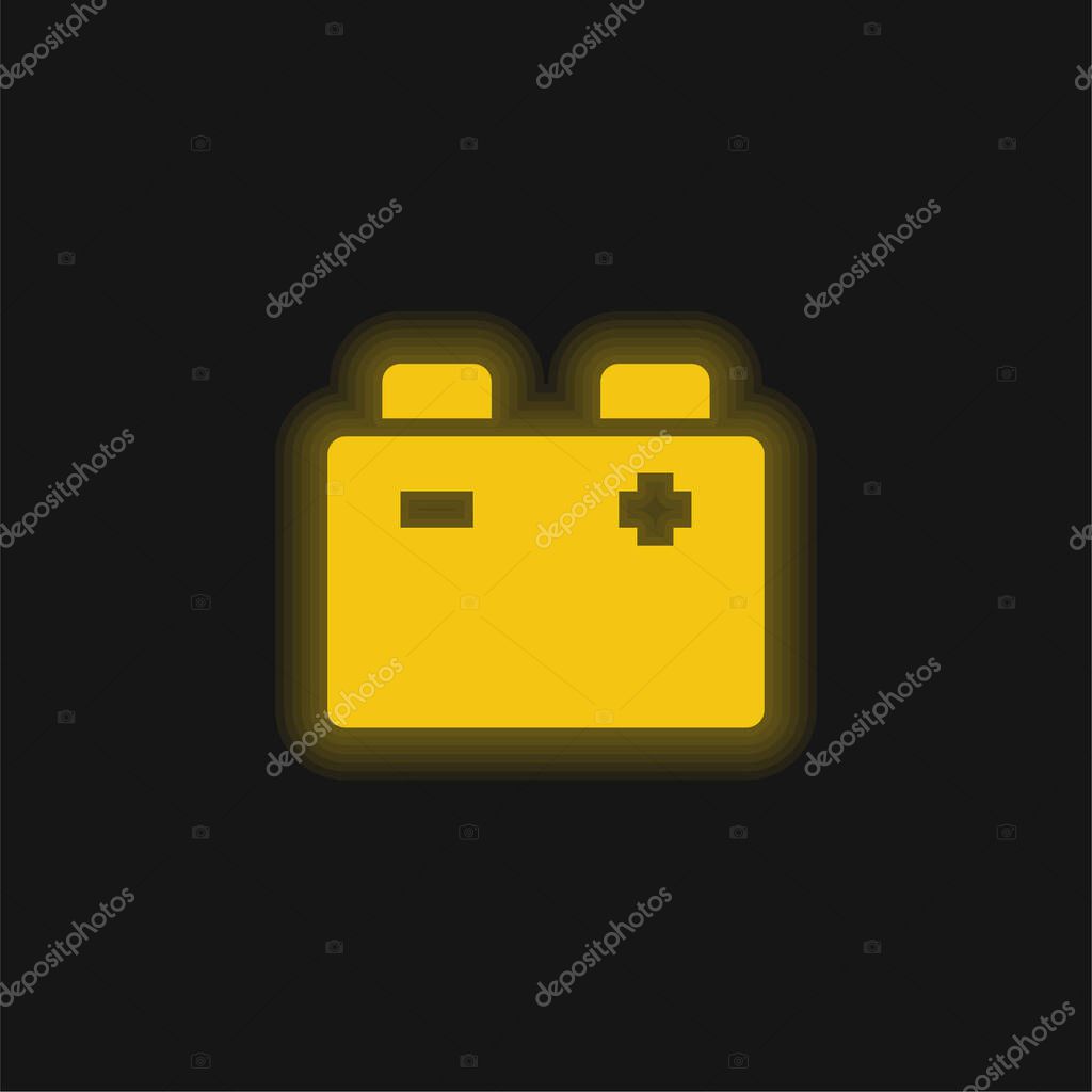 Battery yellow glowing neon icon