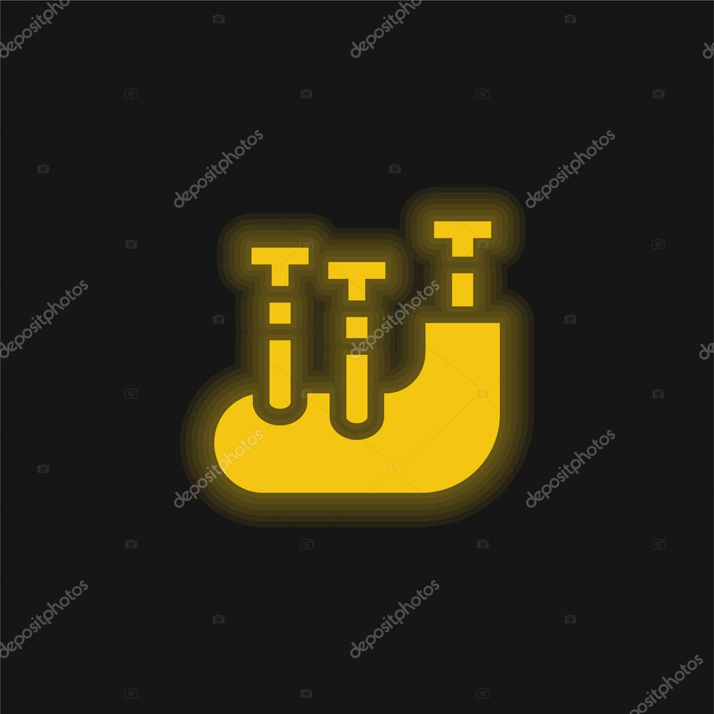 Bagpipes yellow glowing neon icon