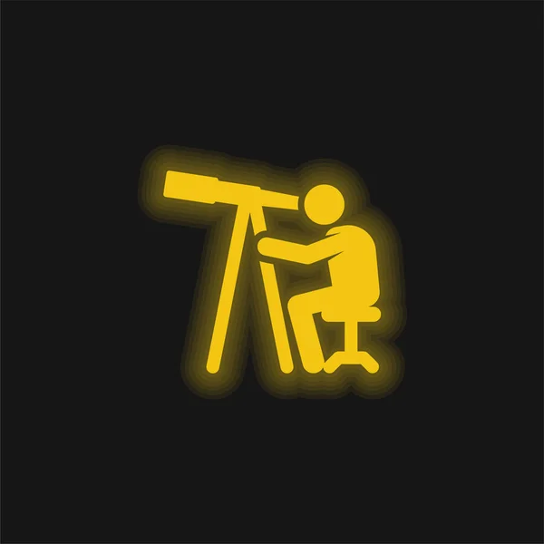Astronomer Yellow Glowing Neon Icon — Stock Vector