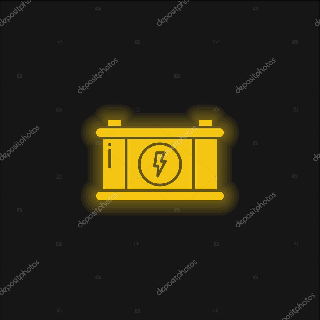 Battery yellow glowing neon icon