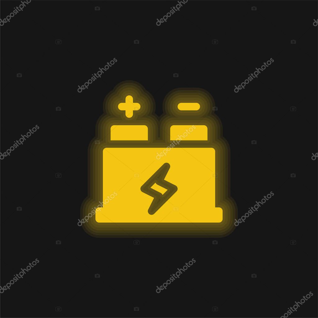 Battery yellow glowing neon icon