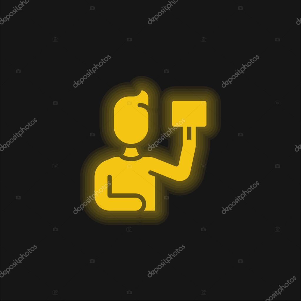 Bidding yellow glowing neon icon