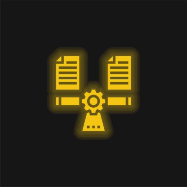 Parlak sarı neon simgesini dengeleyen