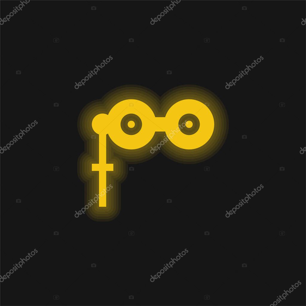 Binoculars yellow glowing neon icon