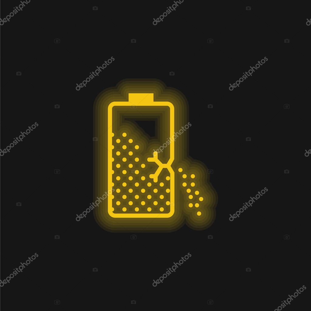 Battery yellow glowing neon icon