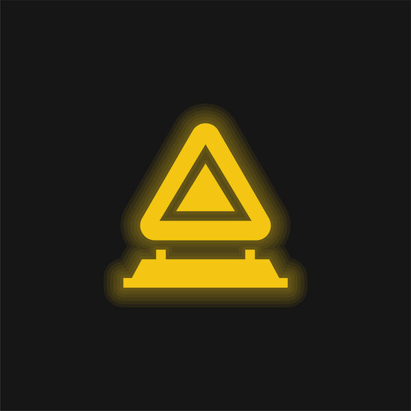 Внимание желтый светящийся неоновый значок