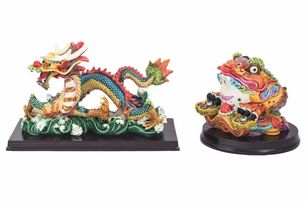 Фигуры китайского дракона и жабы — стоковое фото