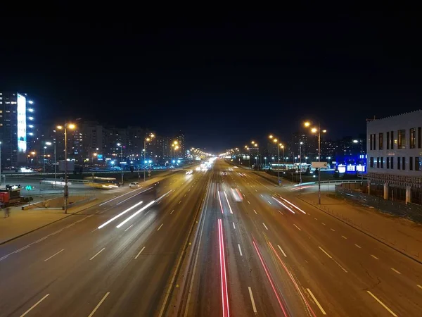 Traces Headlights Cars Night Avenue Shot Long Exposure — Stock Photo, Image