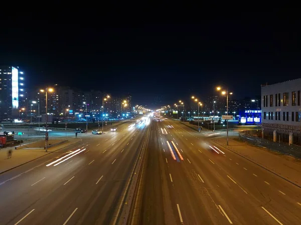 Сліди Фари Автомобілів Вночі Проспекті Зняті Тривалою Експозицією — стокове фото