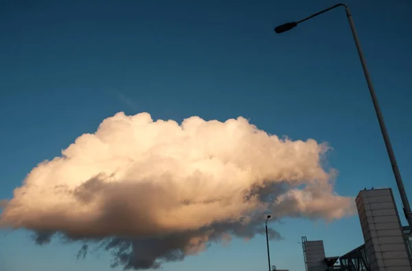 Huge Cloud Train Station East London Street Lamp — Stock Photo, Image