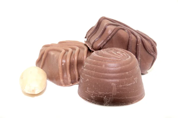 Schokoladenpraline auf weißem Hintergrund — Stockfoto