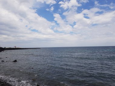 Bu, denize bakarken çekilmiş bir fotoğraf.