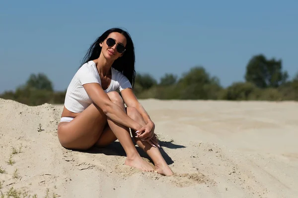 Attractive Tan Woman White Panties Top Sitting Sandy Beach Resting — Stock Photo, Image