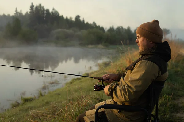 Rybářský Prut Jezero Rybář Muži Sport Léto Lákat Západ Slunce — Stock fotografie