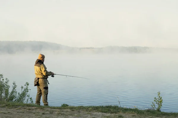 Rybářský Prut Jezero Rybář Muži Sport Léto Lákat Západ Slunce — Stock fotografie